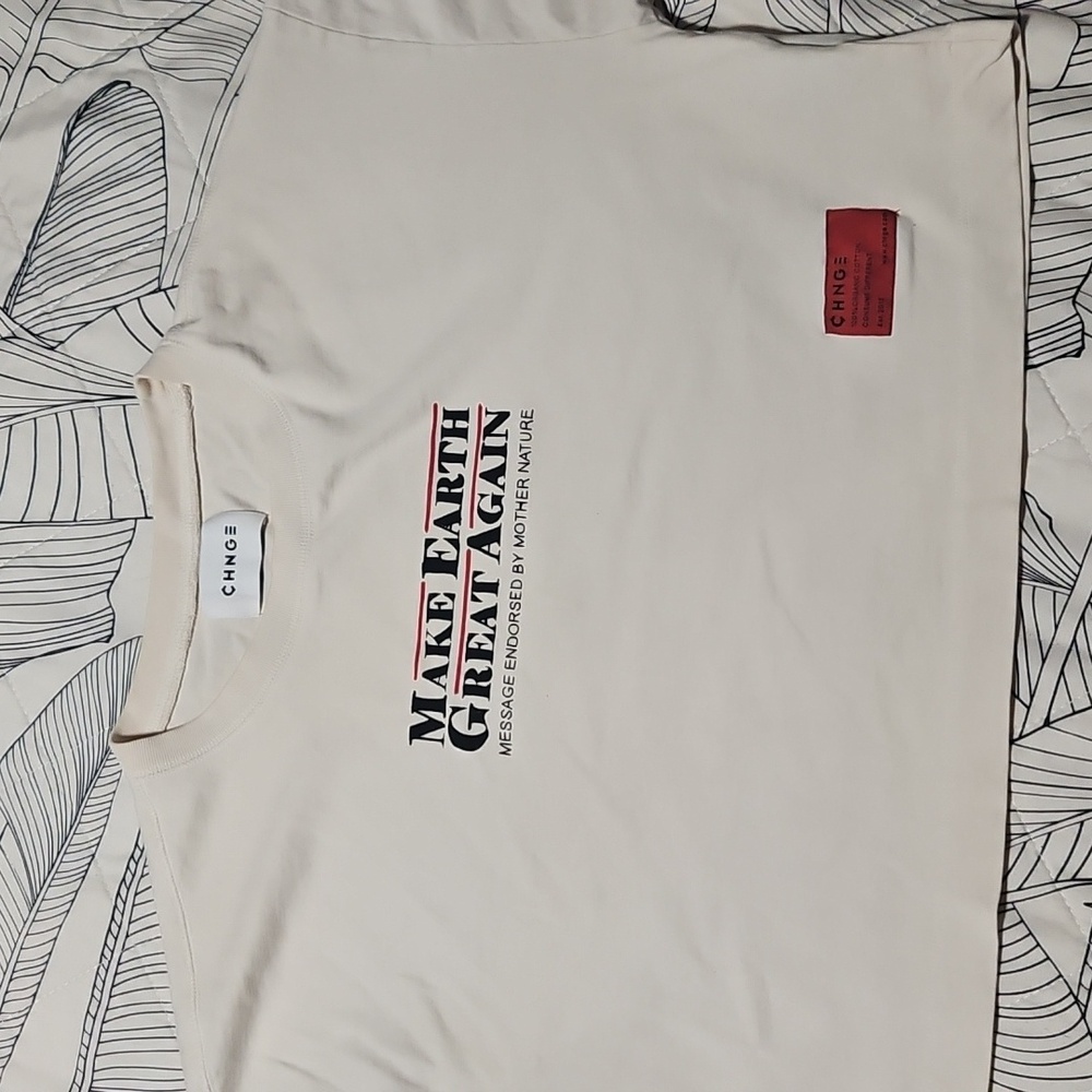 CHNGE Crop Top Shirt